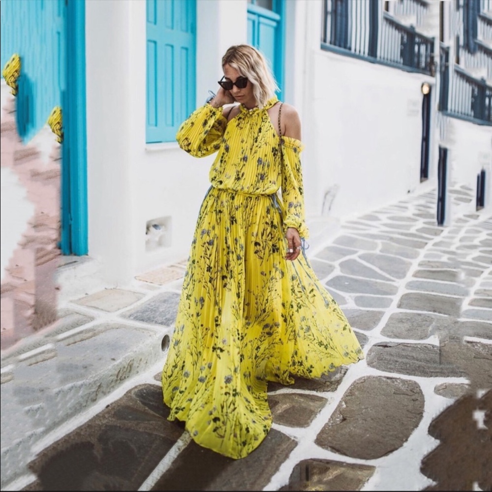 FEW MODA Yellow Floral Off Shoulder Pleated Maxi Dress size small